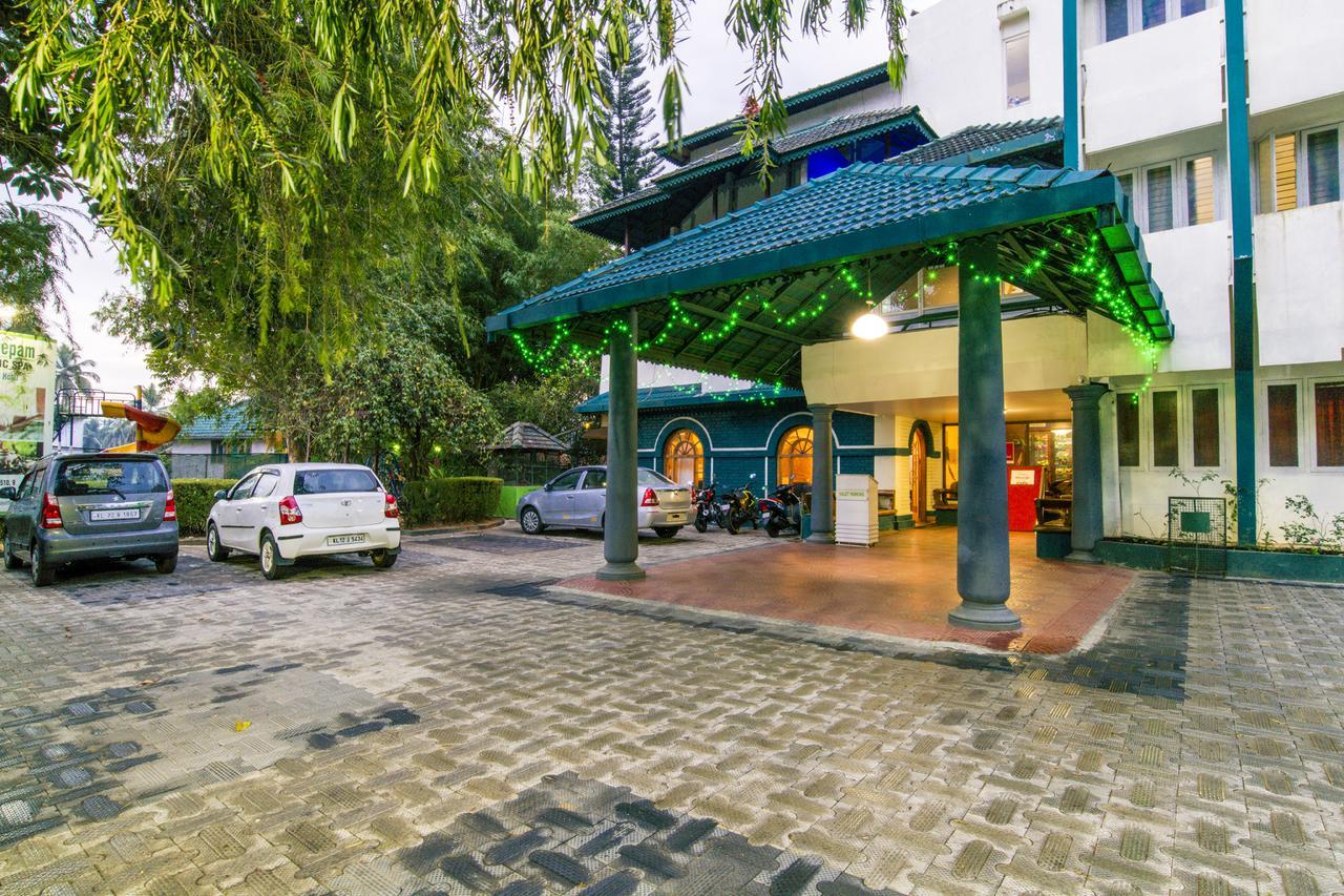 Hotel Haritagiri Kalpetta Exterior foto